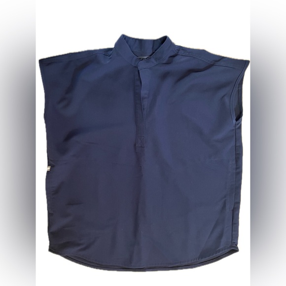 Figs navy Rafaela oversized scrub top never worn size Xs - Picture 2 of 3